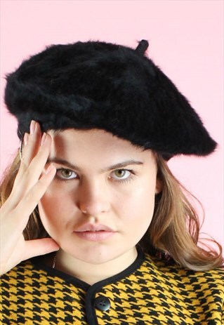 VINTAGE INSPIRED 90S BLACK BERET HAT Y2K SOFT AND FLUFFY