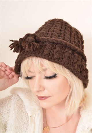 VINTAGE KNITTED COSY BEANIE HAT IN BROWN