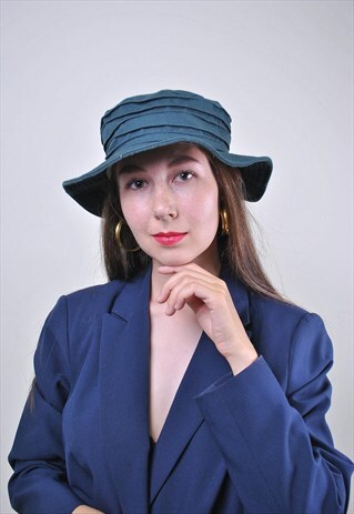 VINTAGE RUFFLED BOATER GREEN HAT