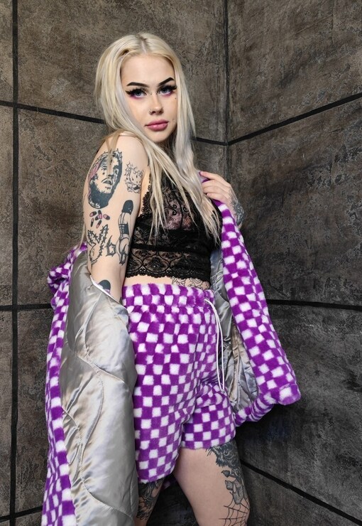 garment image