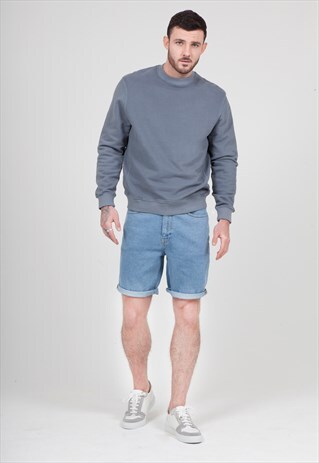 DENIM SHORT LIGHT WASH IN WIDER LEG