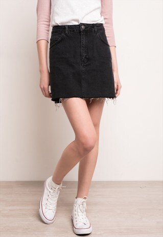 SUBDUED BLACK RAW EDGED DENIM SKIRT