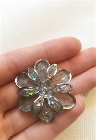 WOMENS VINTAGE BROOCH FLOWER SILVER COLOUR GEM PIN BADGE