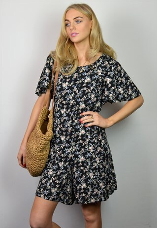 VINTAGE 90S BLACK & WHITE FLORAL PRINT SUMMER PLAYSUIT