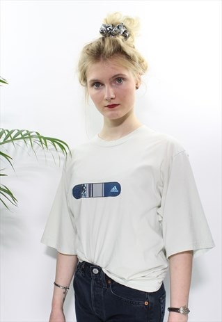 VINTAGE ADIDAS T-SHIRT