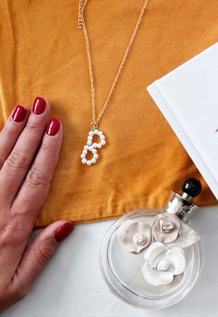 PEARL MONOGRAM INITIAL 'B' GOLD CHAIN STATEMENT NECKLACE