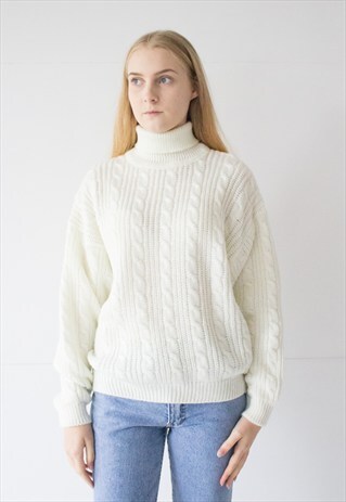 VINTAGE RETRO WHITE TURTLE NECK WINTER JUMPER