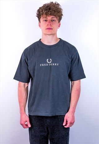 VINTAGE FRED PERRY SPELL OUT T-SHIRT IN BLACK