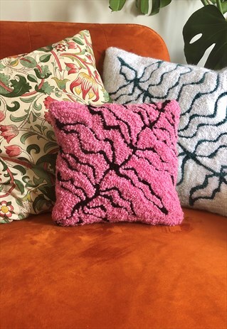 THE CLIMBER MINI CUSHION
