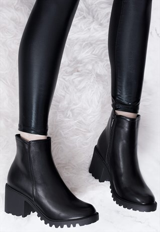 ZIP BLOCK HEEL ANKLE BOOTS IN BLACK LEATHER STYLE - SELENIA