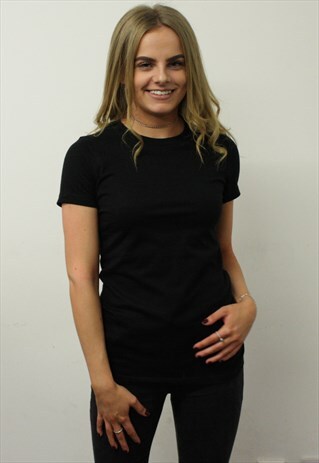 FITTED BASIC BLACK T SHIRT