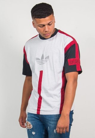 VINTAGE ADIDAS T-SHIRT