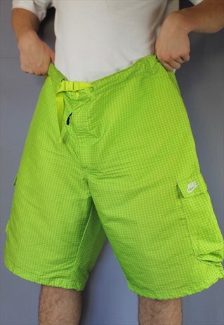 VINTAGE NIKE SHORTS IN LIME GREEN WITH POCKETS, EMBROIDERED