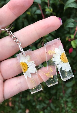 PERSONALISED KEYRING, DAISY KEYRING, INITIAL KEYRING, GIFTS