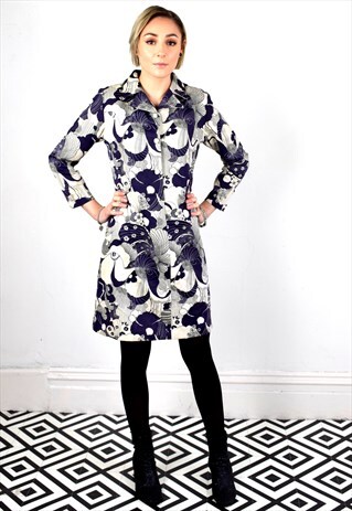 VINTAGE 60'S JAPANESE BLUE & WHITE PSYCHEDELIC PRINT DRESS