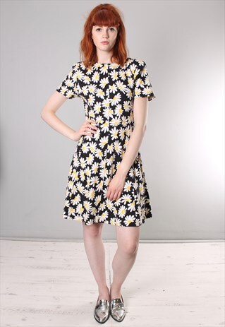 VINTAGE 80S DAISY PATTERNED SKATER DRESS