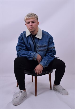 VINTAGE 90'S OVERSIZED DENIM JACKET SIZE LARGE