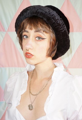 VINTAGE 90S BLACK FLUFFY FAUX FUR BUCKET HAT / CLOCHE