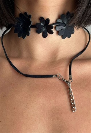 Vintage 00s Floral Leather Necklace 