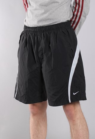 VINTAGE NIKE SHORTS