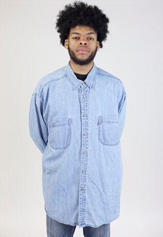 VINTAGE LEVI'S 90'S LIGHT WASH DENIM SHIRT