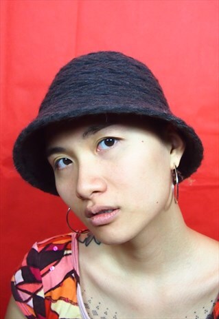 BLACK WOVEN FLUFFY BUCKET HAT