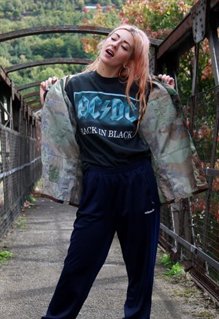 VINTAGE AC/DC BACK IN BLACK OVERSIZED BOYFRIEND BAND T-SHIRT