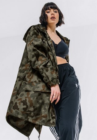 WARM WINTER COAT / PARKA IN CAMO PRINT
