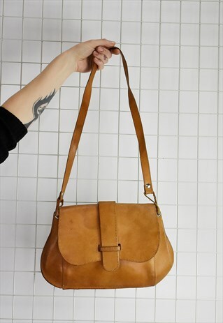 VINTAGE 70S TAN LEATHER SADDLE BAG WITH SHOULDER STRAP