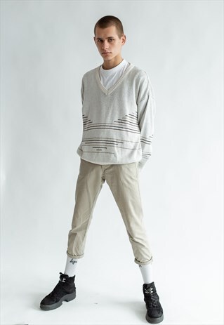 VINTAGE 80S V-NECK JUMPER WITH MINIMAL PATTERN