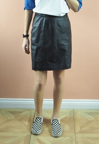 VINTAGE BLACK LEATHER SKIRT
