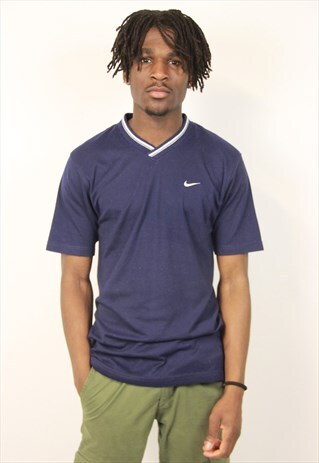 VINTAGE NIKE TSHIRT