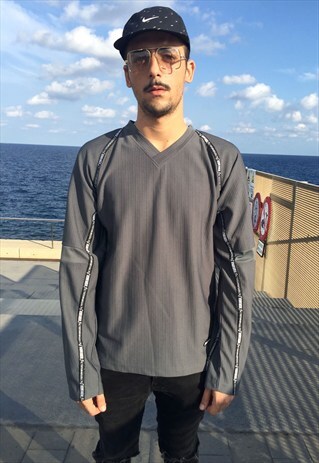 VINTAGE FUTURISTIC FANCY GREY T-SHIRT OVERSIZED