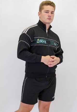 VINTAGE ADIDAS JACKET IN BLACK