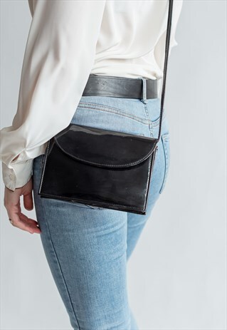 VINTAGE 90S GRUNGE CROSS BODY BAG IN VINYL LEATHER