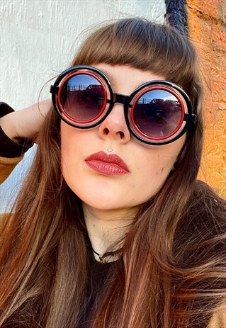 VINTAGE INSPIRED SUNGLASSES ROUND SHAPE IN BLACK RED W UV400