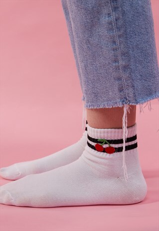 CHERRY EMBROIDERED PATCH STRIPED SKATER TUBE SOCKS IN WHITE