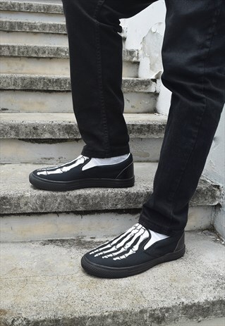 MEN'S BLACK SOLES SKELETON FOOT SLIP-ON SKATER SHOES
