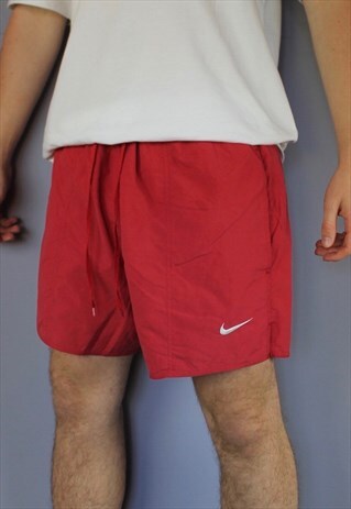 VINTAGE NIKE SHORTS IN RED WITH POCKETS, EMBROIDERED LOGO AN