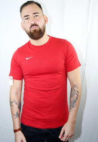 VINTAGE RED NIKE TEE