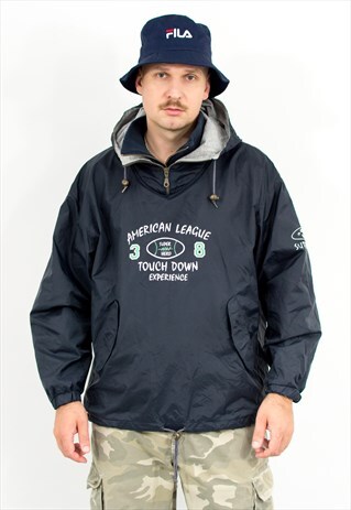 Vintage 90s hooded windbreaker in black jacket outdoor