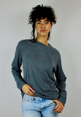 VINTAGE 90S TOMMY HILFIGER LONG SLEEVED LOGO T-SHIRT