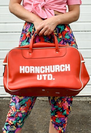 VINTAGE 70S RED HOLDALL SPORTS BAG