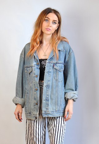 VINTAGE 90S OVERSIZED BLUE DENIM LEVI JACKET