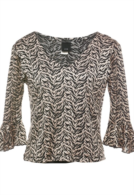 garment image