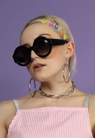 ROUND OVERSIZE BLACK SUNGLASSES WITH OMBRE LENSES