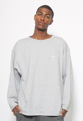 VINTAGE ADIDAS SWEATSHIRT