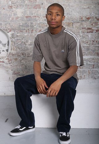 VINTAGE ADIDAS LOGO THREE STRIPE T-SHIRT BROWN