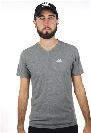 VINTAGE ADIDAS SMALL LOGO T SHIRT TEE