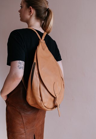 VINTAGE 90S LARGE OVAL BACKPACK